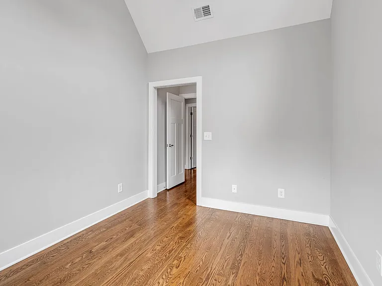 509A Moore Ave — Photo 26
