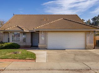 310 Manor Dr, Ione, CA 95640