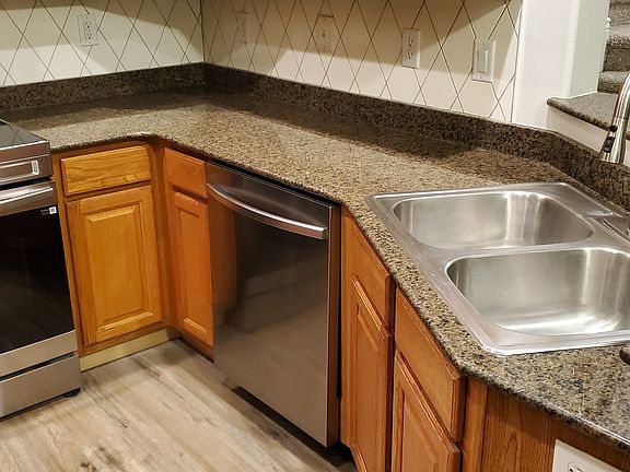 5th image of 3831 S Clare Dr