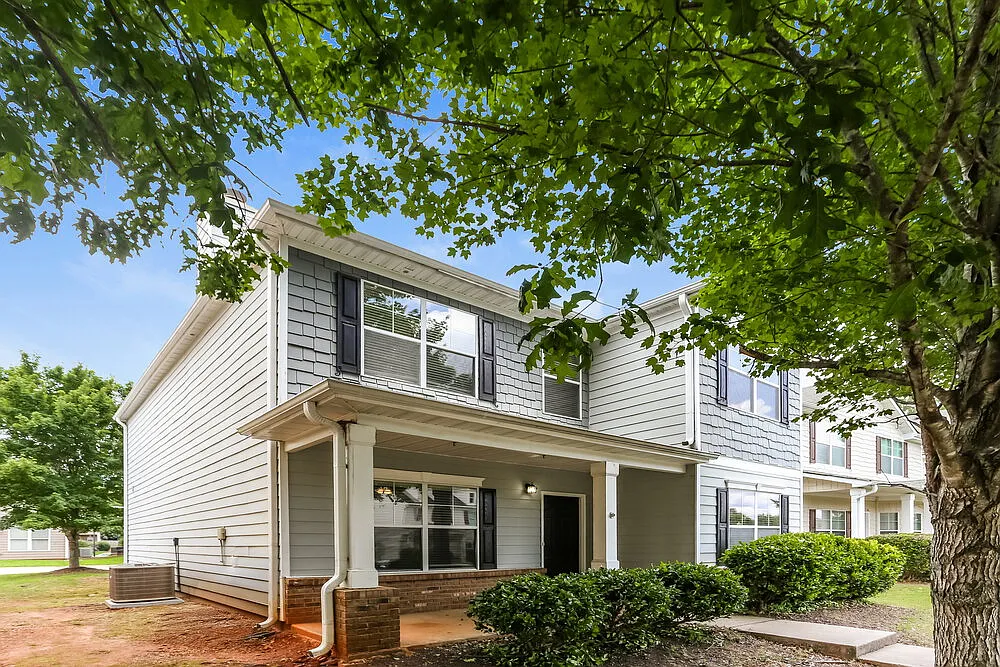 3 bed, 2.5 bath, 2310 sqft, $3,040 — Photo 4