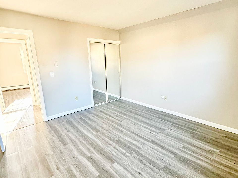 2nd image of 2 Bradford Dr APT B