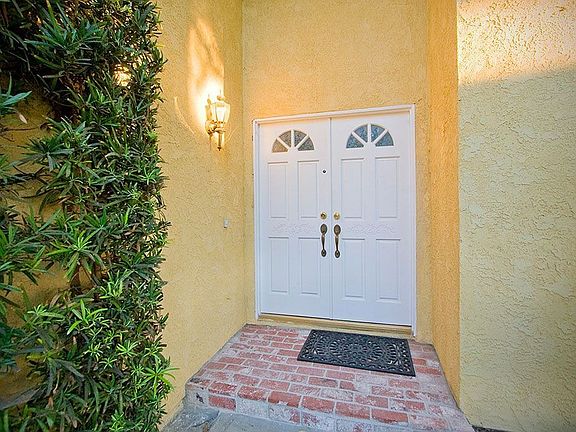 3rd image of 22040 Bahama St