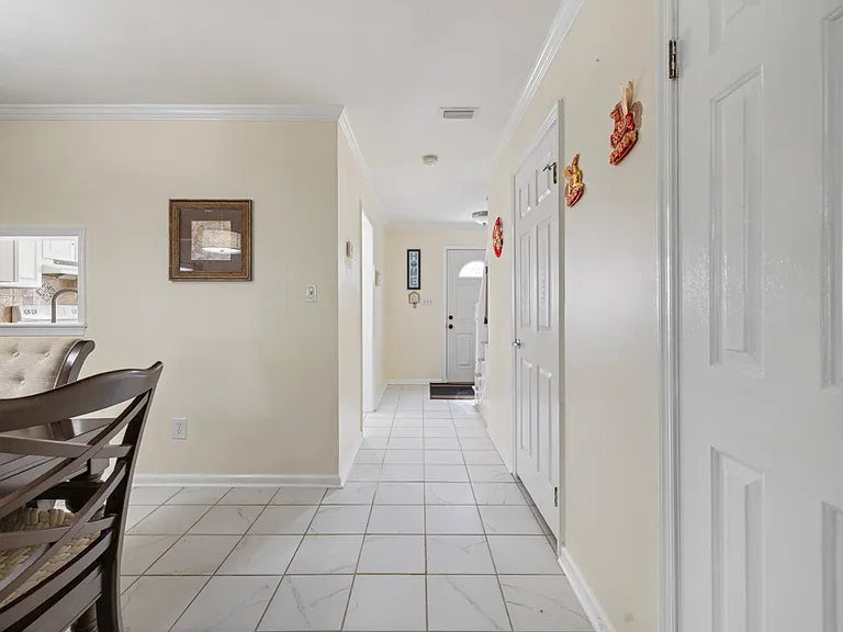 5632 Campus Dr — Photo 2