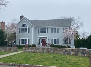 2 Kernan Pl, Old Greenwich, CT 06870