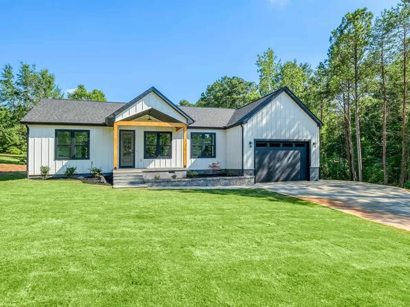 1262 Dickson Rd, Campobello, SC 29322