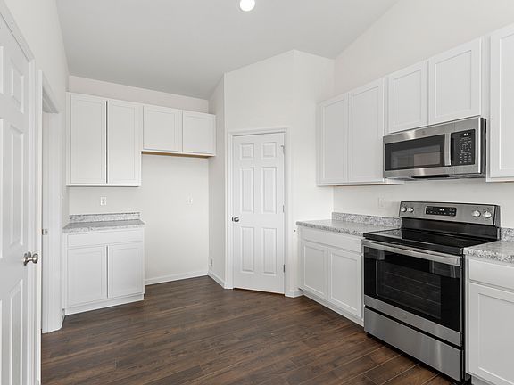 5th image of 174 Prairie Wind Dr