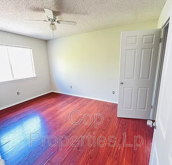 6319 Waddesdon Wood — Photo 4