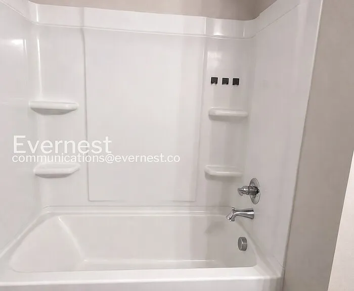319 Maggie Way — Photo 8