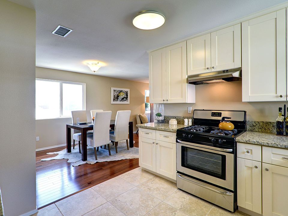 838 N. Evergreen St.