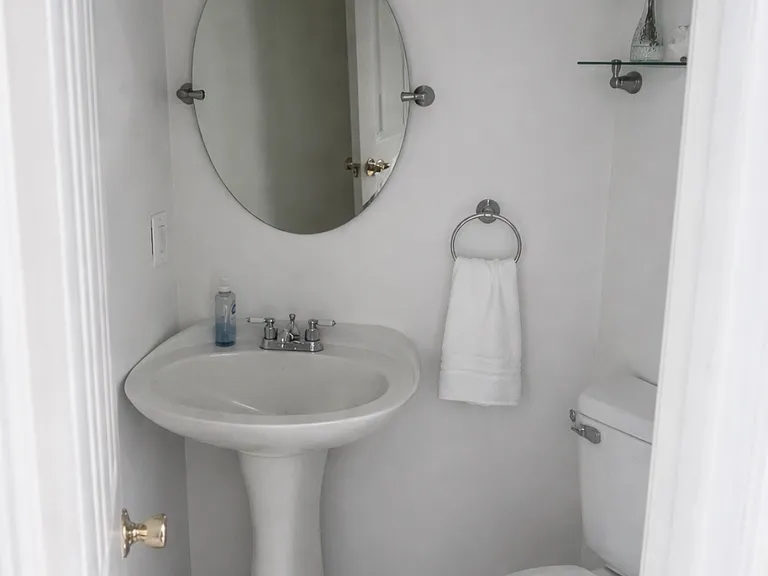 4423 Swindon Ter — Photo 11