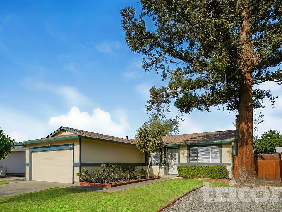 816 Spoonbill Ln