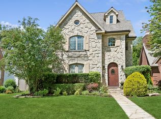 536 Sterling Rd, Kenilworth, IL 60043