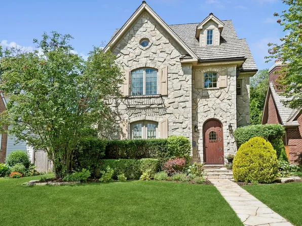 536 Sterling Rd, Kenilworth, IL 60043
