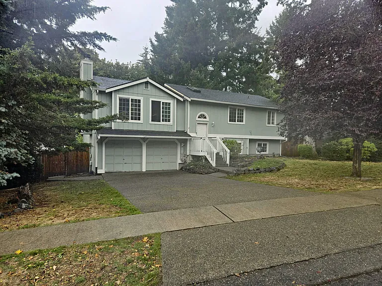 1131 Summerfield Dr SE — Photo 3