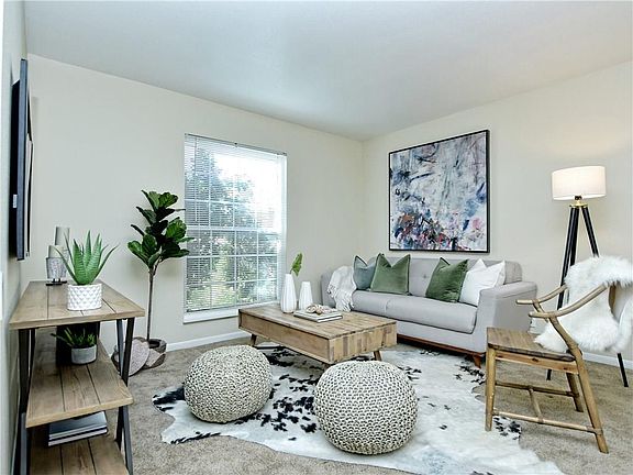 2nd image of 1300 W 24th St #107