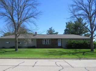 410 W Florence St, Livingston, WI 53554