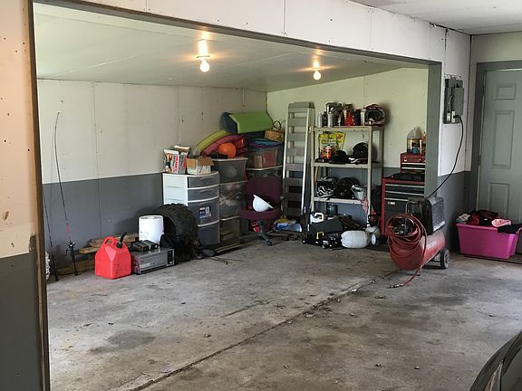 Garage - 3rd stall