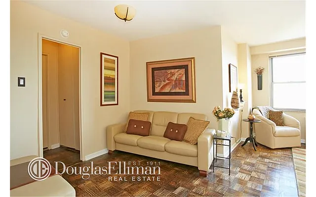 Sold by Douglas Elliman | media 21