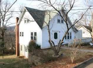 203 Chestnut Ave, Stuart, VA 24171