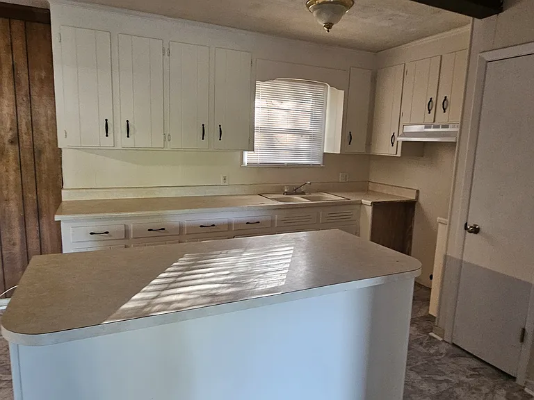 306 Mustang Dr — Photo 38