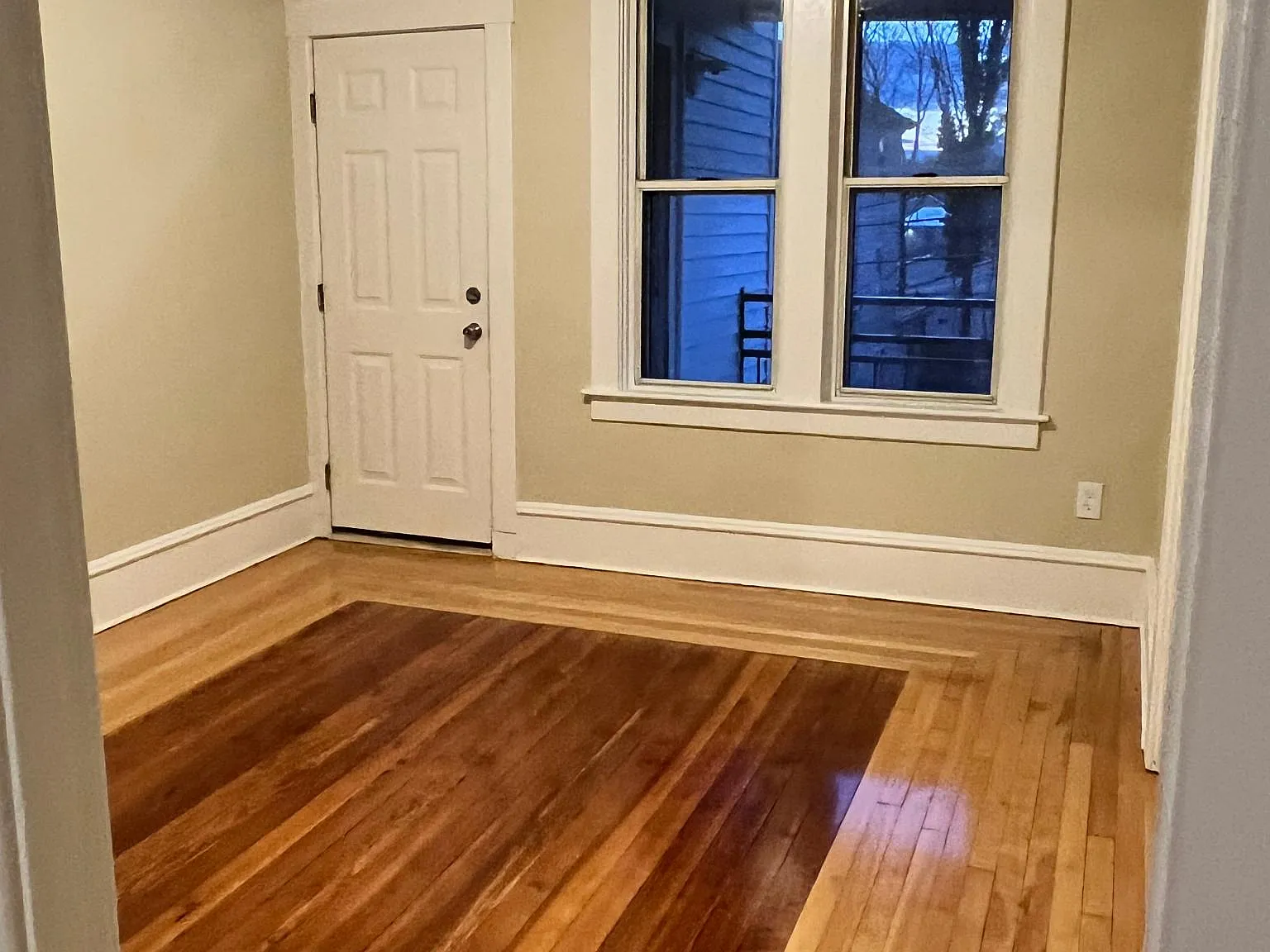5 bed, 1500 sqft, $3,200 — Photo 2