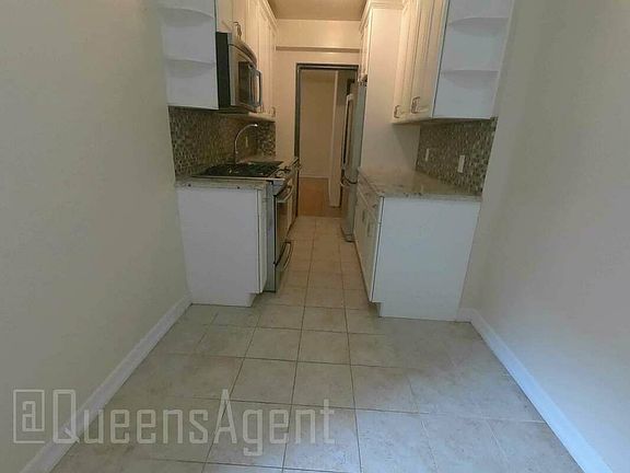 2nd image of 69-11 Yellowstone Blvd #B7