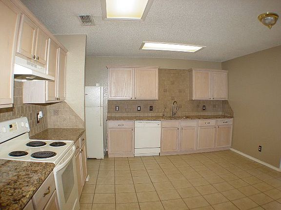 3rd image of 3925 Norfolk Ct