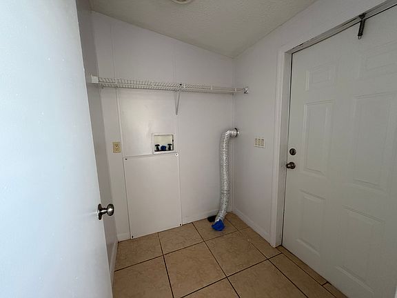 5th image of 3224 Silver Lake Ct