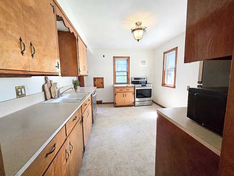 4844 N Iroquois Ave — Photo 10