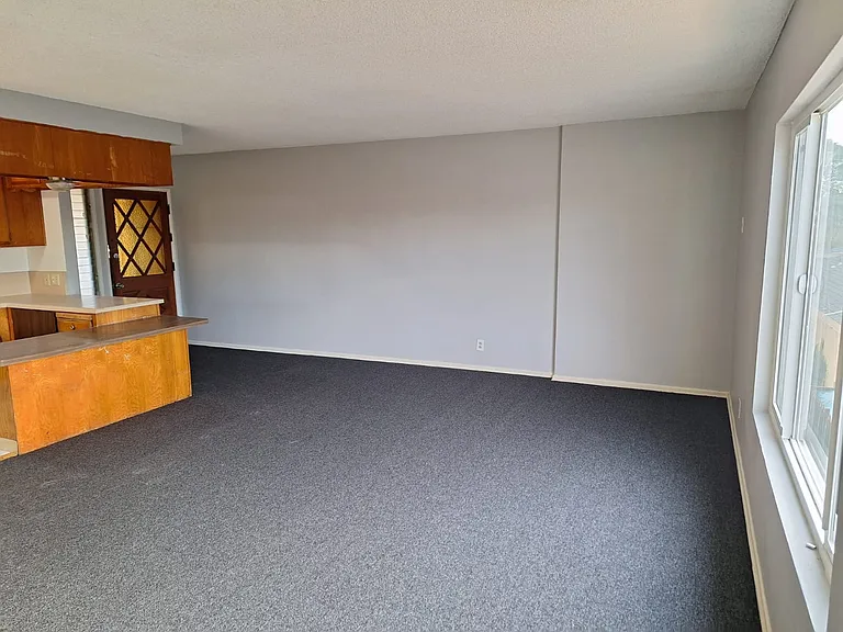 247.5 E Hullett St #8 — Photo 6