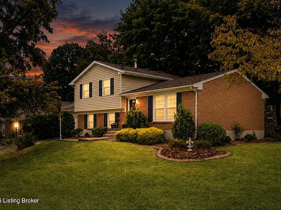 3rd image of 8005 Mary Sue Dr