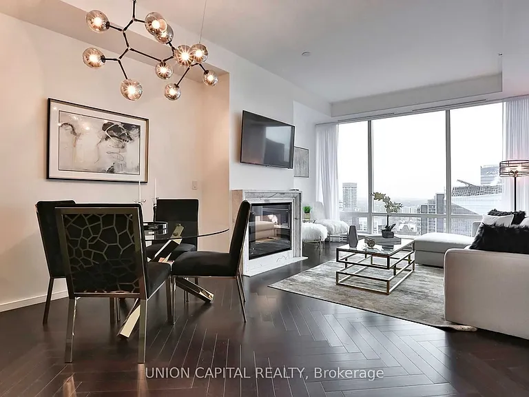 180 University Ave #5805 — Photo 2