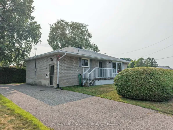 10 Strathcona Dr, North Bay, ON P1A 2M7