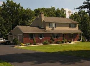 3160 Serenity Dr, Gilbertsville, PA 19525