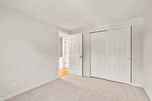 120 Kingston St Photo 1