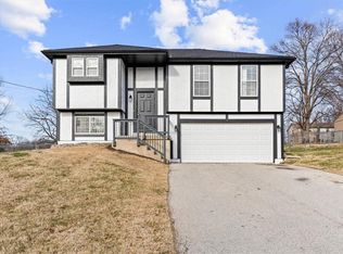 9400 W 49th Ter, Merriam, KS 66203