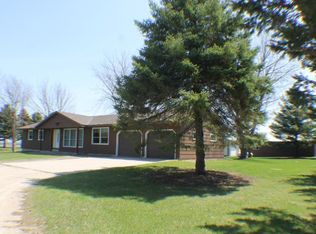 19992 Orange Ave, Hutchinson, MN 55350