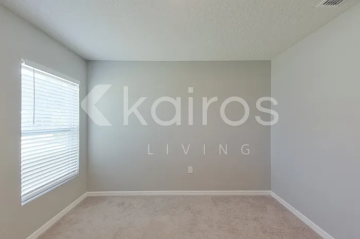 1924 W Roseboro Dr — Photo 13
