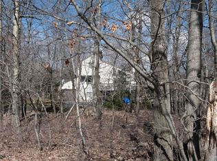 388 Cedar Dr, Long Pond, PA