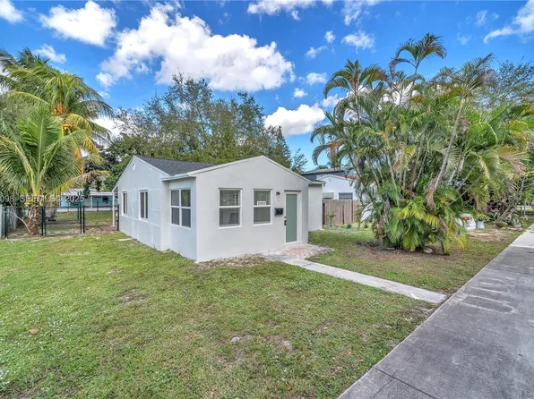 2431 Coolidge St, Hollywood, FL 33020