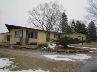 W7180 County Rd E, Portage, WI 53901