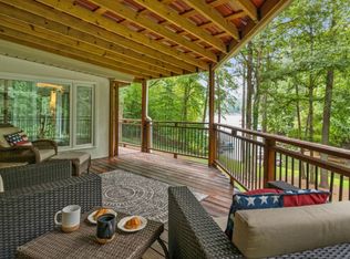 912 Pine Cir, Woodstock, GA 30189