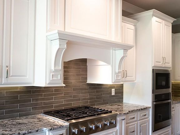 3rd image of 10 Payton Oaks Pl SE