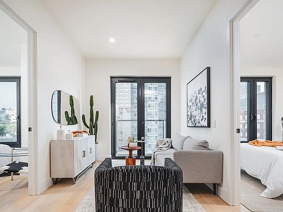 4th image of 260 Gold St #504