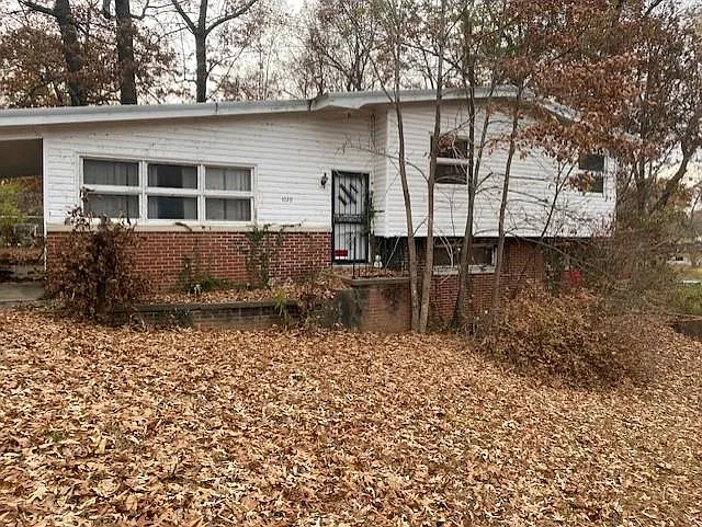 1029 Parkwood Dr photo 1