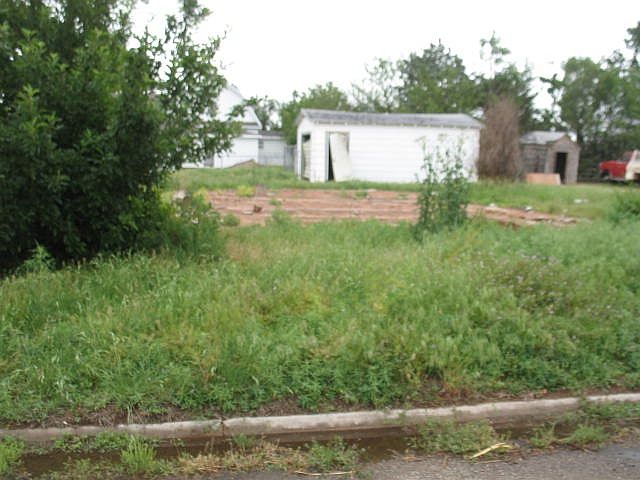1st image of 221 1st St