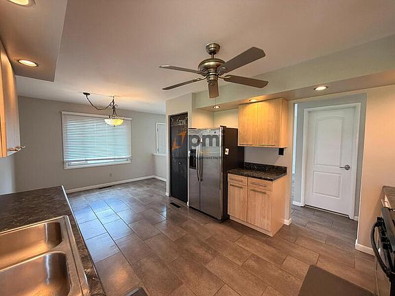 5th image of 9546 Gordon Dr