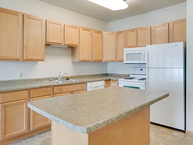 Lakestone Apartments Kitchen