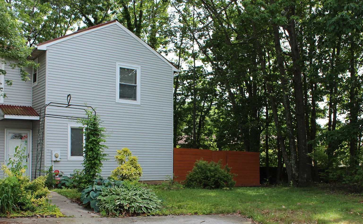 3 bed, 1162 sqft, $1,700 — Photo 2