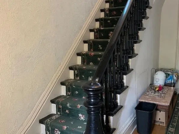 7 University Pl, 7 University Pl #2, New Haven, CT 06511